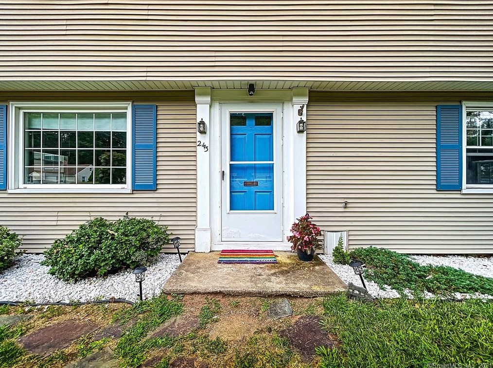 243 Woodycrest Dr, Hartford, CT 06118 exterior