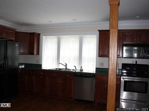 11 Middle St, Northville, CT 06776-3503