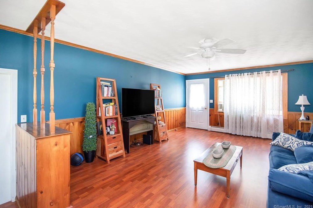 28 Marshall Rd, Windsor Locks, CT 06096