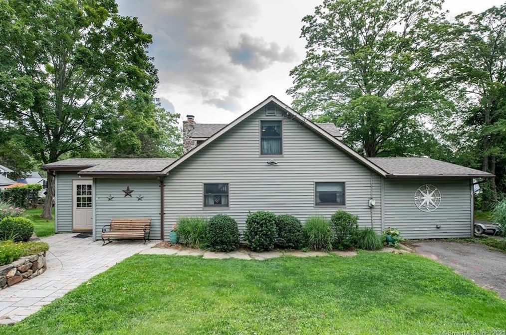 10 Lake Shore Dr, Middlefield, CT 06455