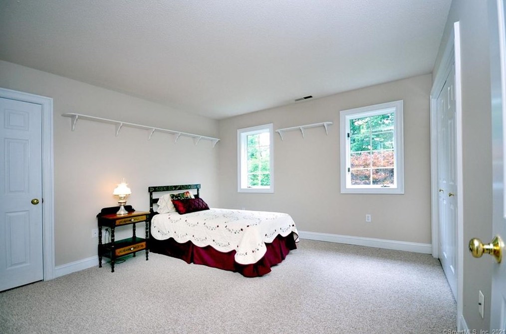 48 Andrew Dr, Collinsville CT  06019-5000 exterior