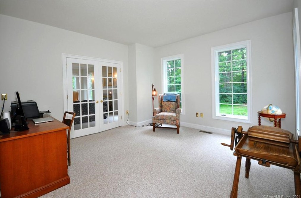 48 Andrew Dr, Collinsville CT  06019-5000 exterior