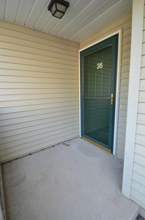 36 Walnut St #36, Cheshire, CT 06410