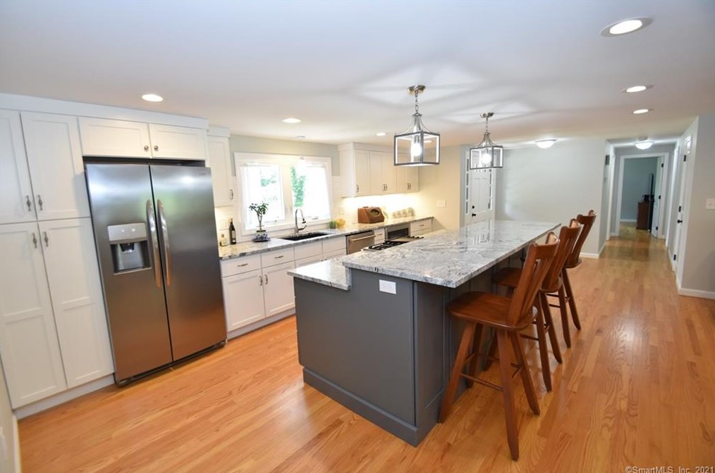3 Lakewoods Ln, Columbia, CT 06237-1321