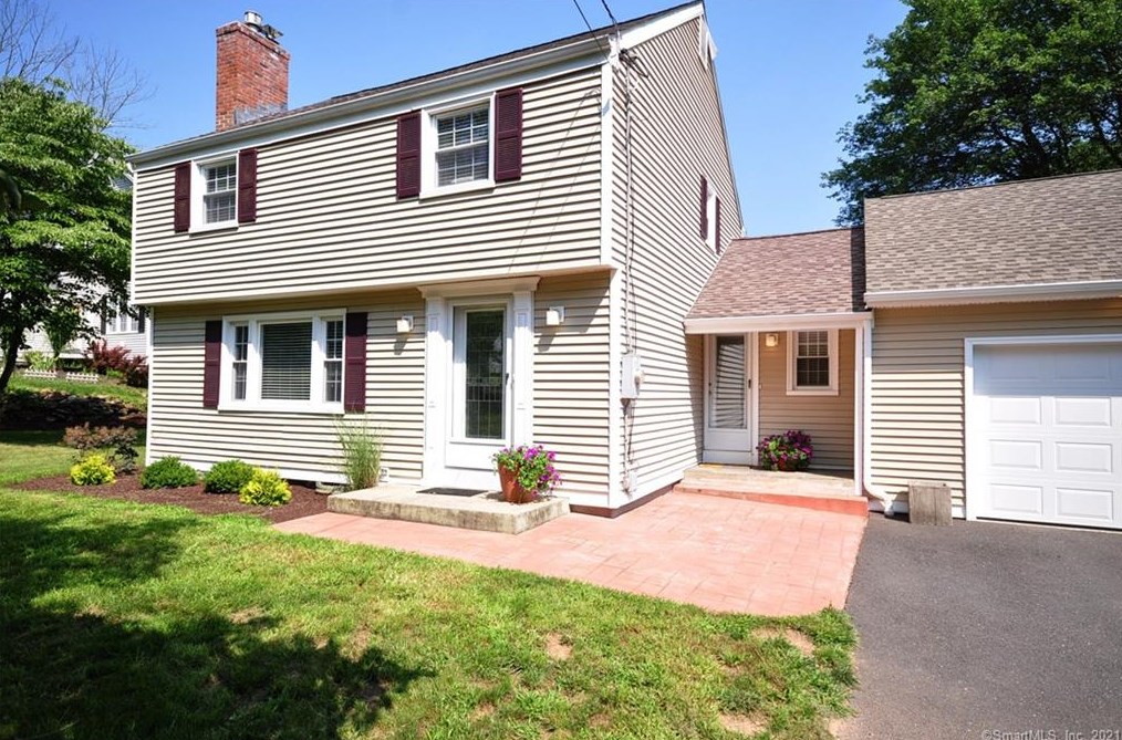 162 Arch Rd, Avon, CT 06001-4203