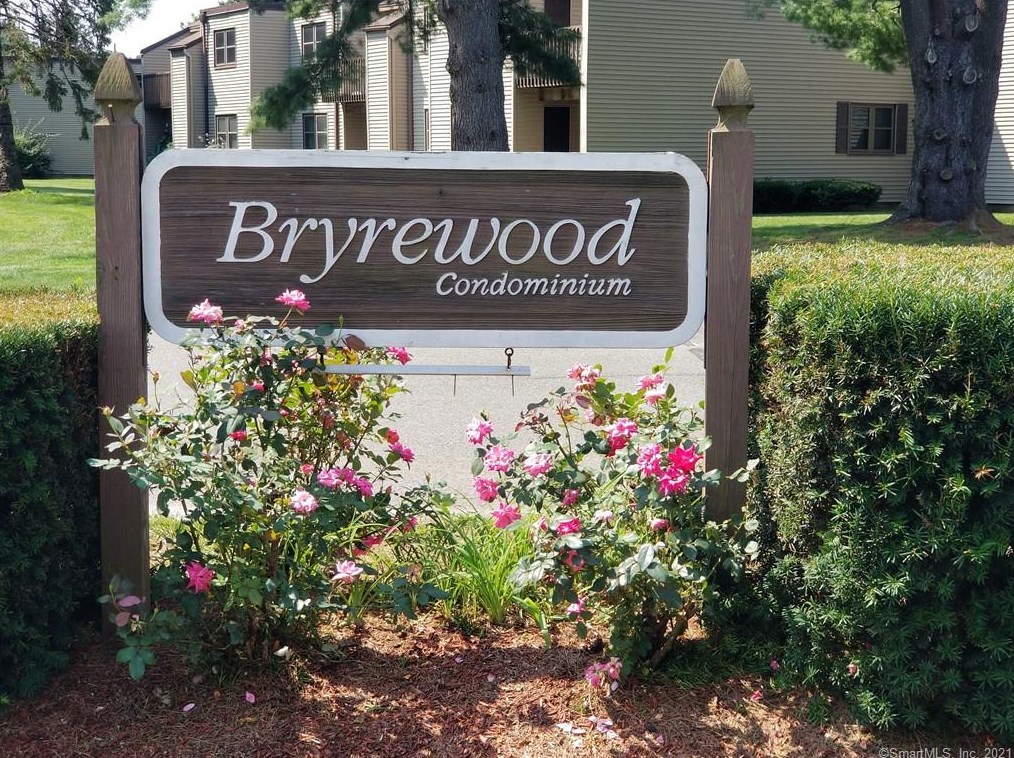 710 Twin Circle Dr #710, Wapping, CT 06074