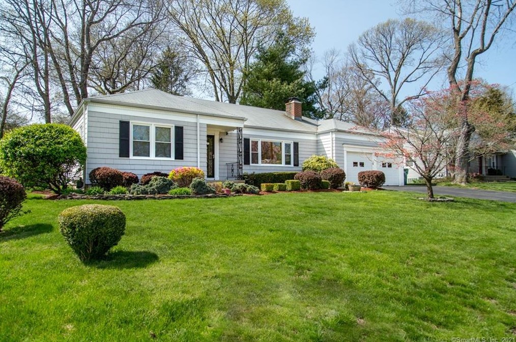 176 Corbin Rd, New Haven CT  06517-2910 exterior