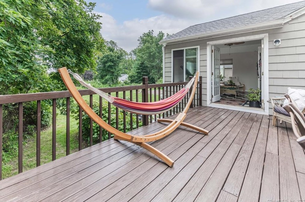 861 Grassy Hill Rd, Orange CT  06477-1605 exterior