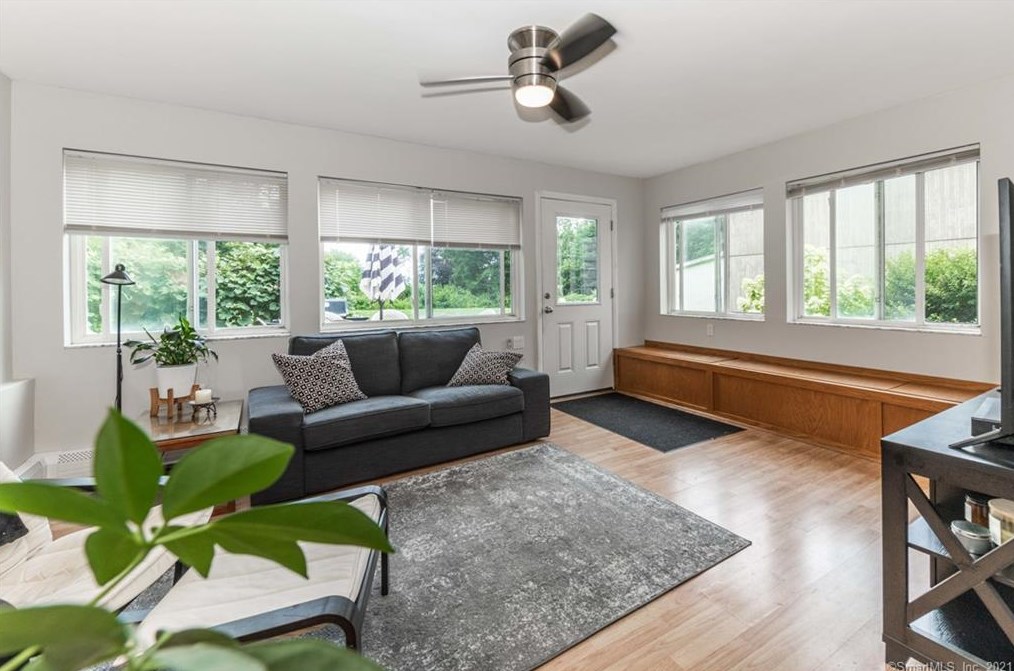 861 Grassy Hill Rd, Orange CT  06477-1605 exterior