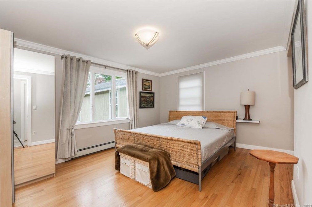 861 Grassy Hill Rd, Orange CT  06477-1605 exterior