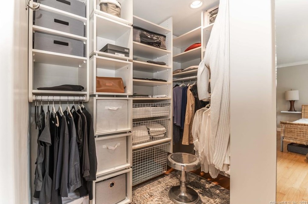 861 Grassy Hill Rd, Orange CT  06477-1605 exterior