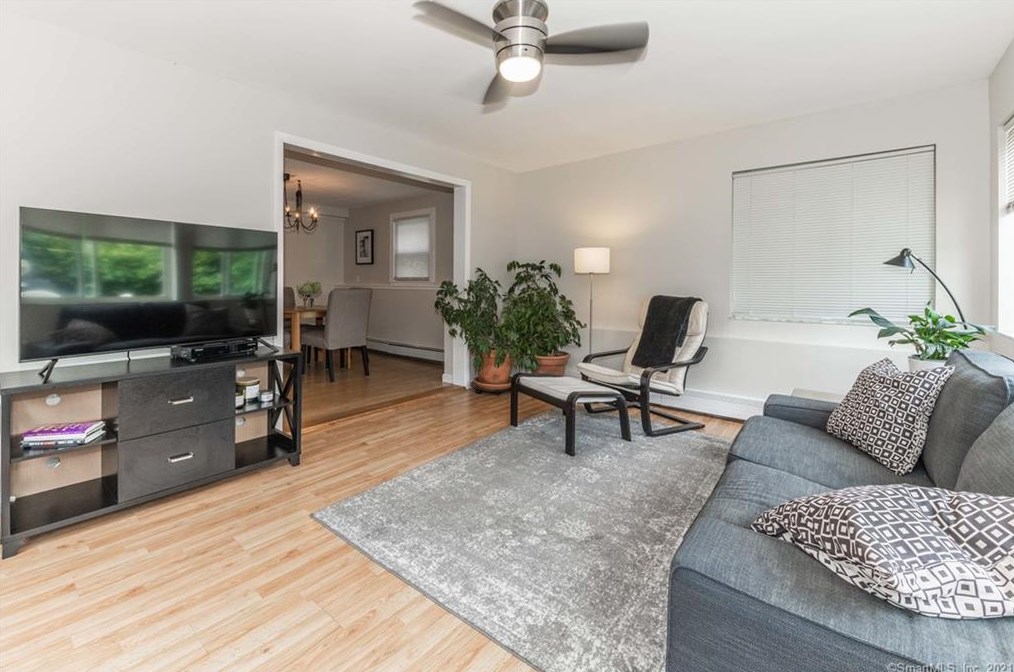 861 Grassy Hill Rd, Orange CT  06477-1605 exterior