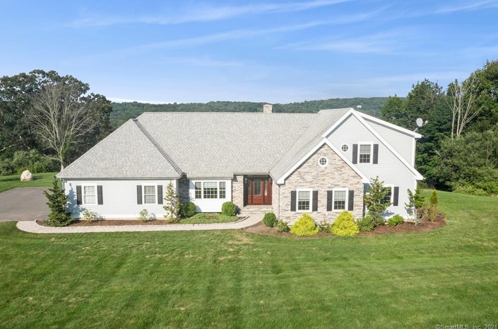 143 Westen Hook Ter, Southbury, CT 06488