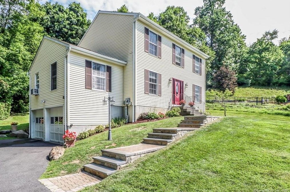 233 Franklin Street Ext, Danbury, CT 06811 exterior