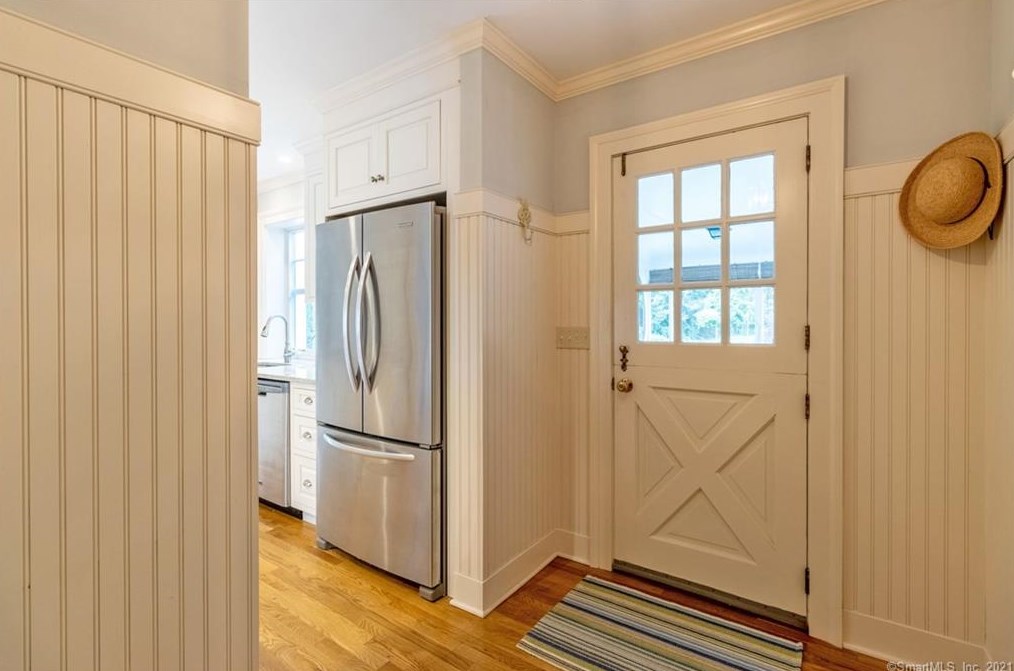 1703 Main St, Glastonbury, CT 06033