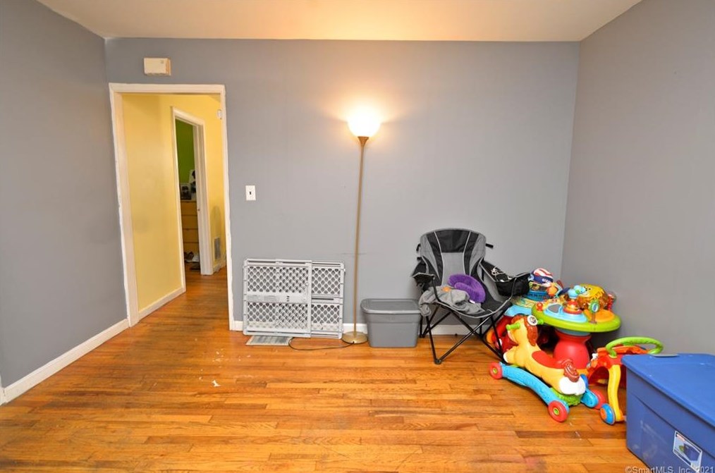 316 Cook Ave, Meriden CT 06451-5502 exterior