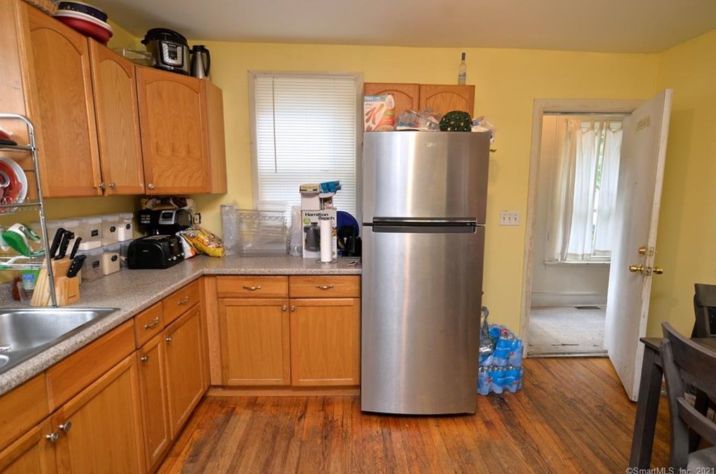 316 Cook Ave, Meriden CT 06451-5502 exterior