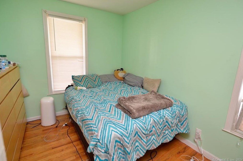 316 Cook Ave, Meriden CT 06451-5502 exterior