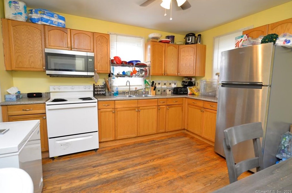 316 Cook Ave, Meriden CT 06451-5502 exterior