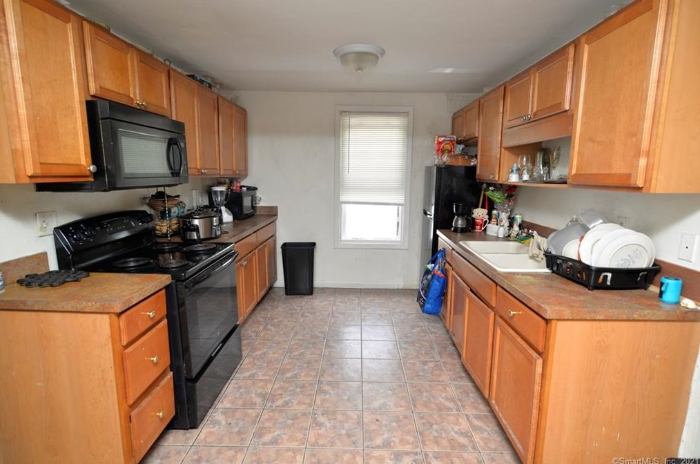 316 Cook Ave, Meriden CT 06451-5502 exterior