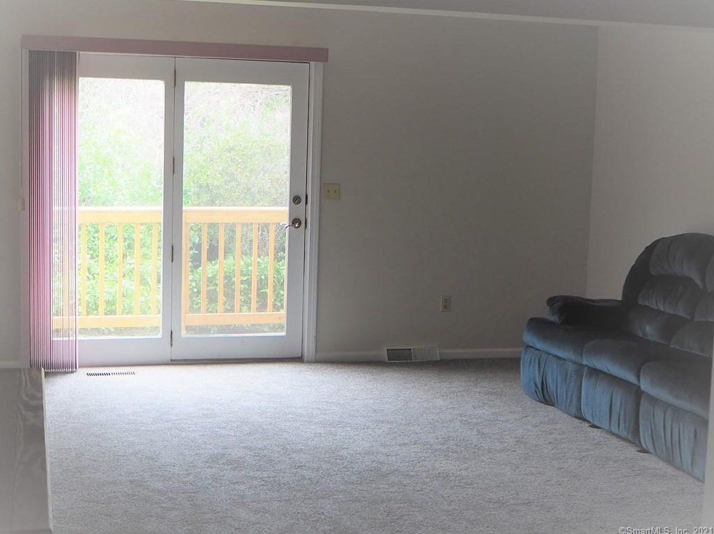 204 New Haven Ave #2c, Derby, CT 06418