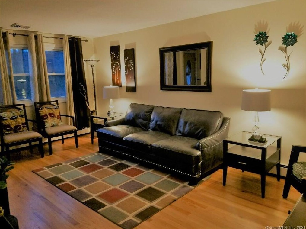 54 Berkshire Rd, Hartford CT  06107-3611 exterior