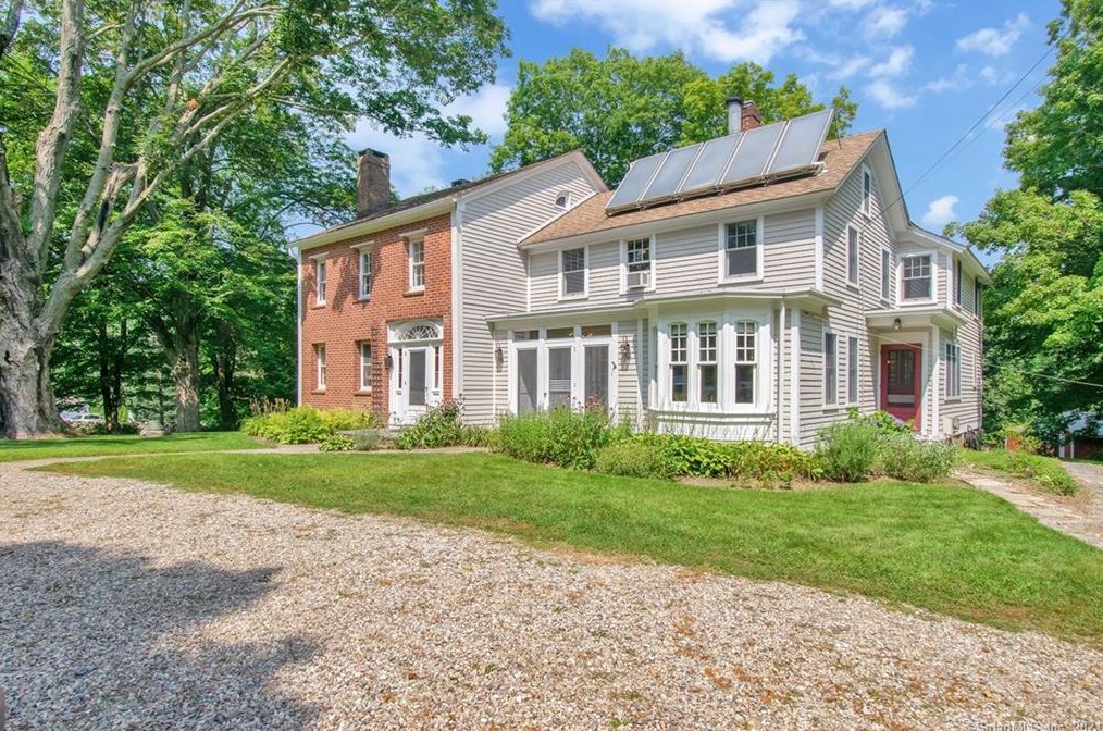 38 Hundred Acres Rd, Newtown, CT 06470-2409