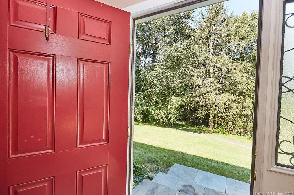 78 Hanover Rd, Newtown, CT 06470-1113