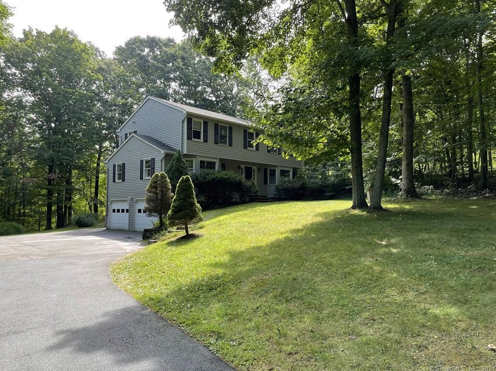 51 Toddy Hill Rd, Sandy Hook, CT 06482