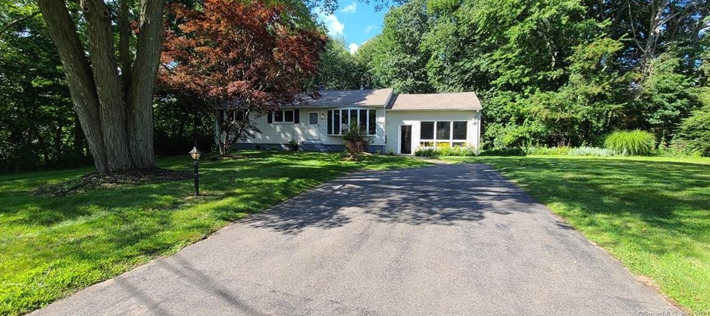 18 Tyrell Dr, Waterbury, CT 06716