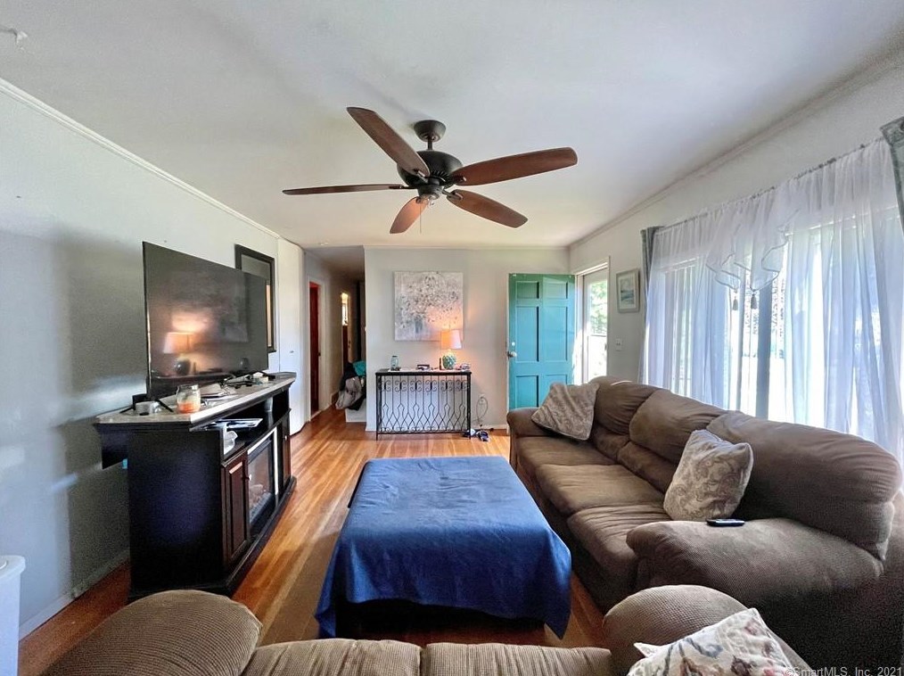 168 Oxford Rd, Milford, CT 06460