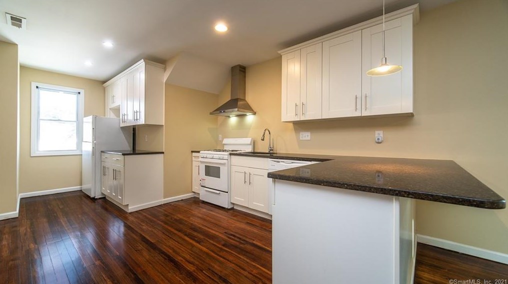 196 Fairview Ave #2, Bridgeport, CT 06606
