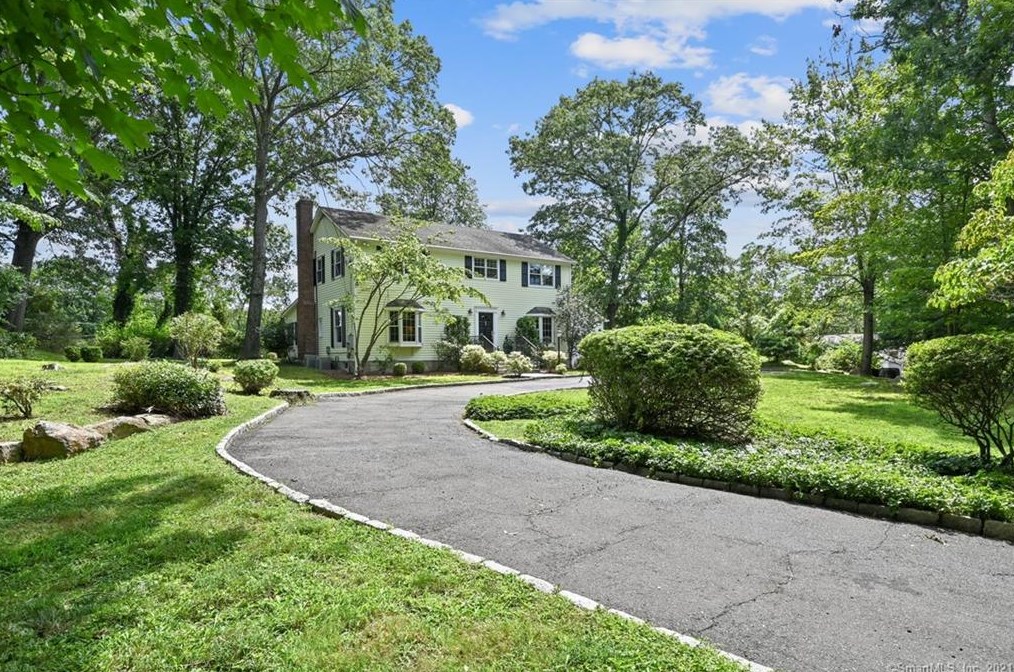 4 Farnham Ct, Westport, CT 06880
