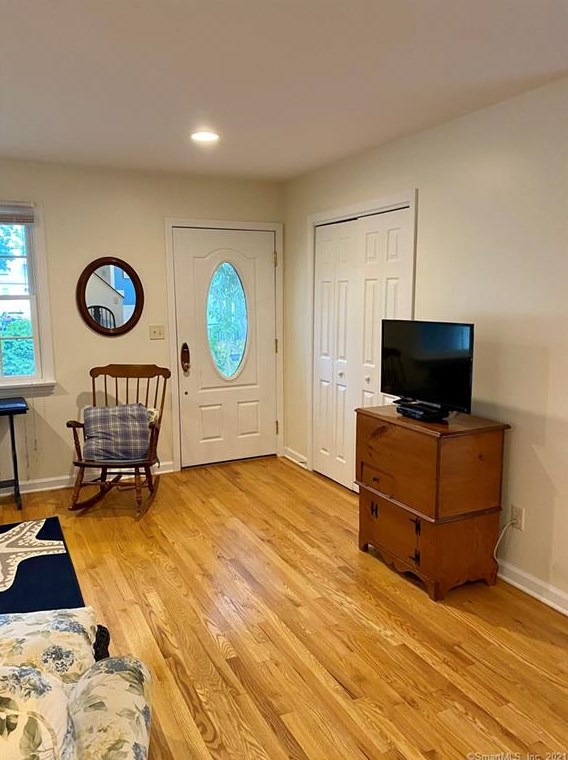 120 Limewood Ave, Branford CT  06405-5305 exterior