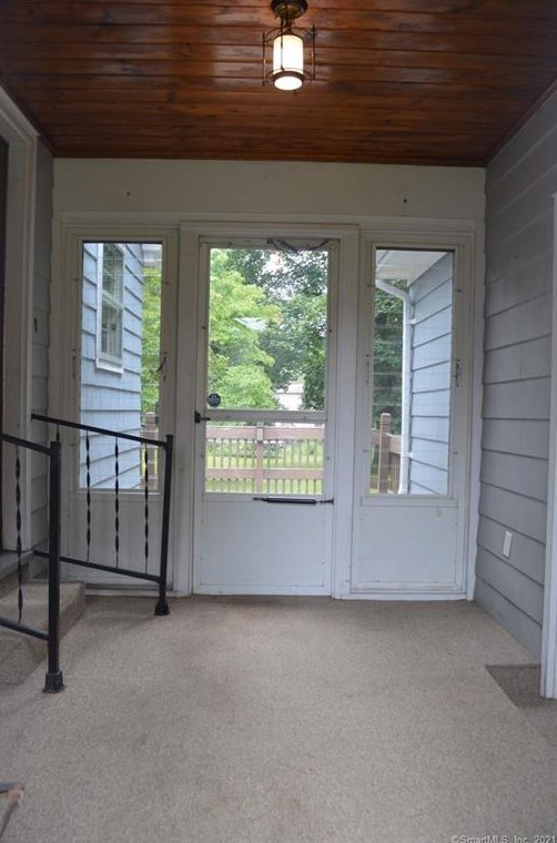 4 2nd St, Vernon, CT 06066-3824