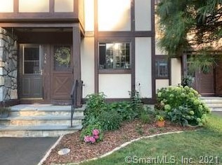 237 Foxwood Ln #237, Milford, CT 06461
