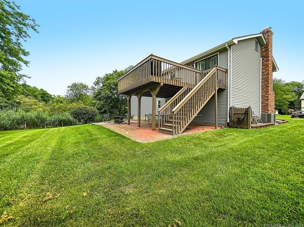 15 Nancy Dr, Wapping, CT 06074