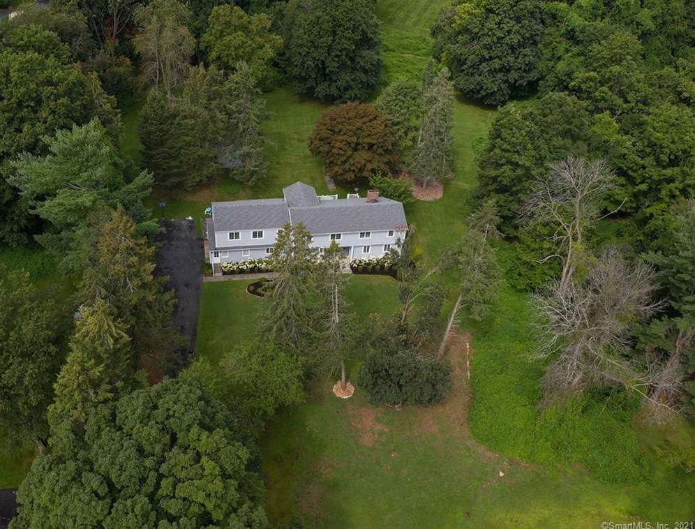 40 Shadow Ln, New Canaan, CT 06840