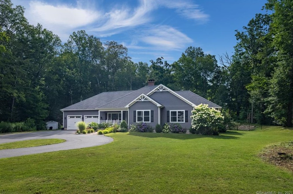 16 Tower Hill Rd, Clinton, CT 06413-1201