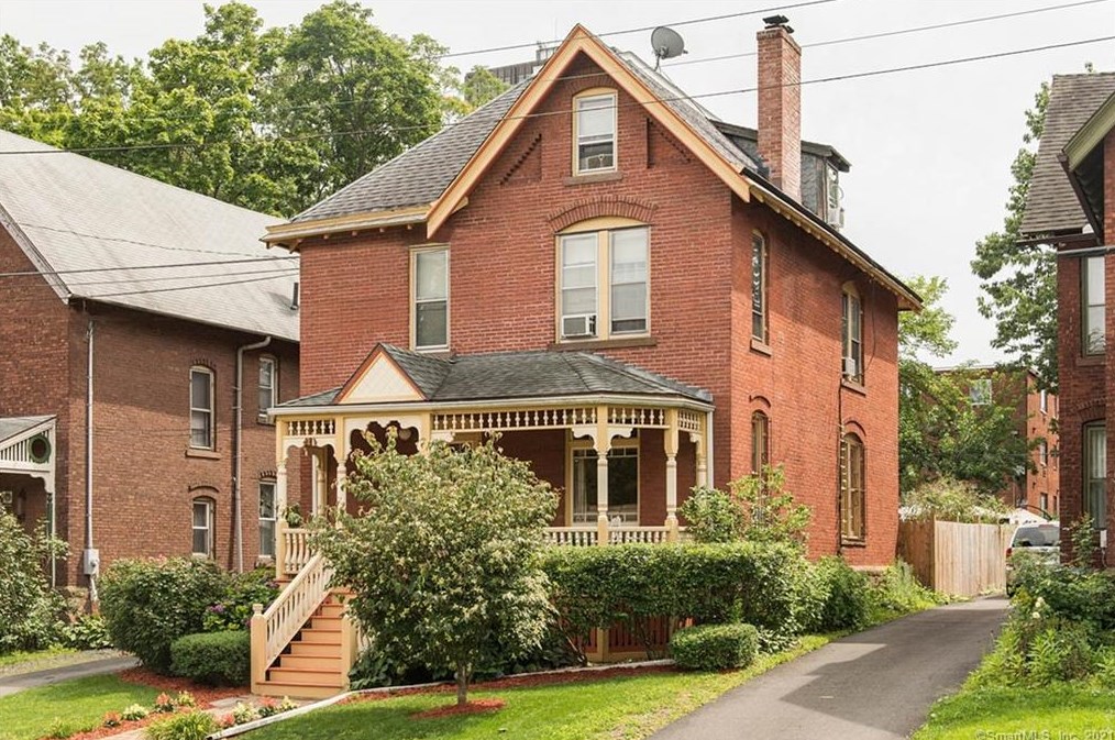 43 Ashley St, Hartford, CT 06105-1402
