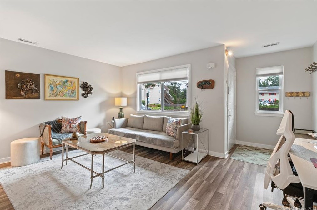 8 Van Zant St #4, Norwalk, CT 06855
