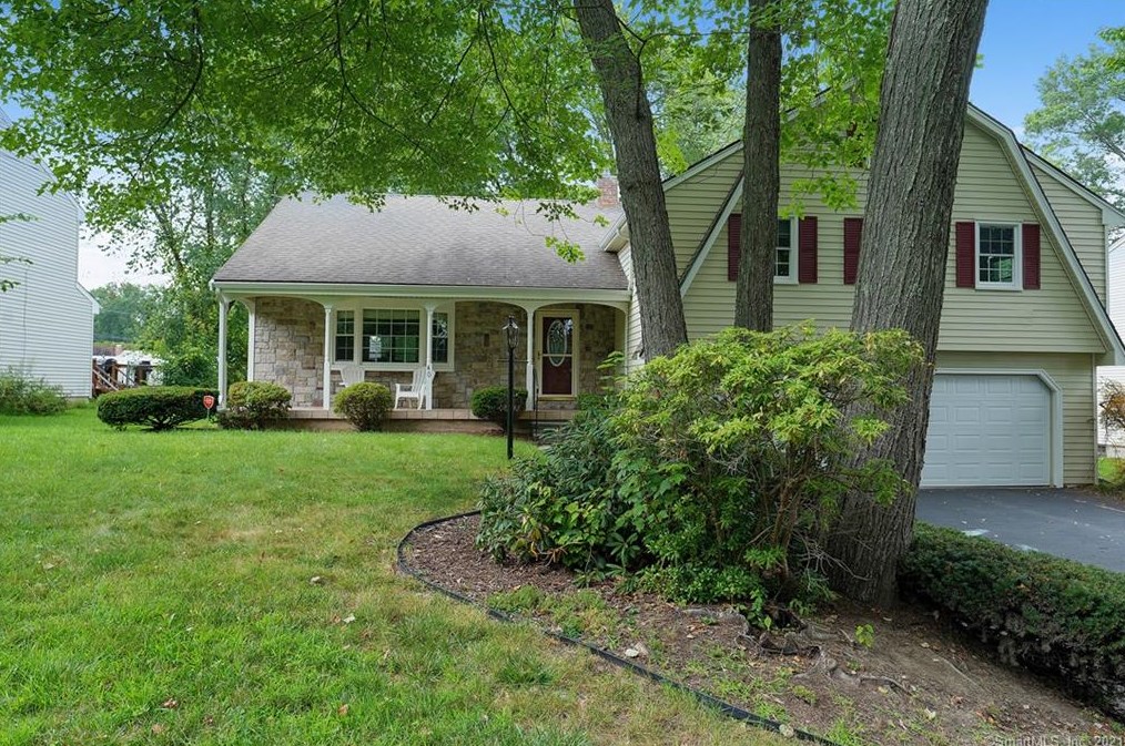 40 King Edward Rd, Hartford, CT 06117-1417