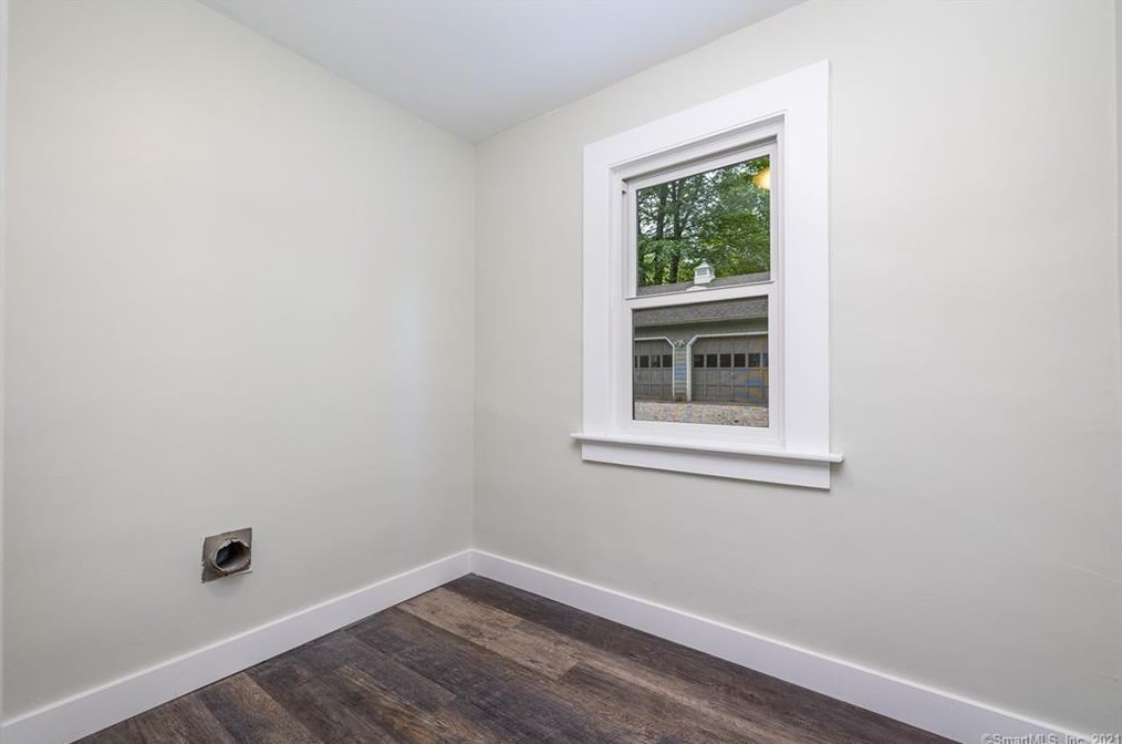 42 Cottage St, Unionville CT  06085-1108 exterior