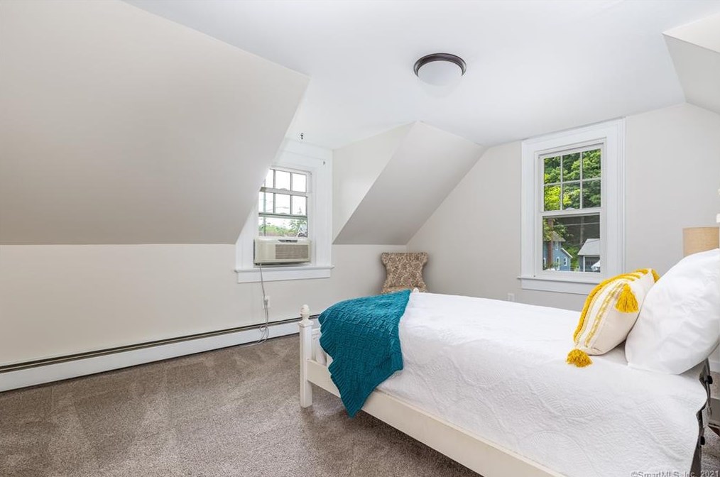 42 Cottage St, Unionville CT  06085-1108 exterior