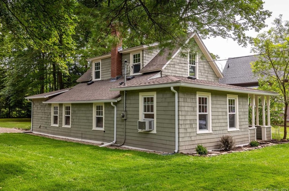 42 Cottage St, Unionville CT  06085-1108 exterior