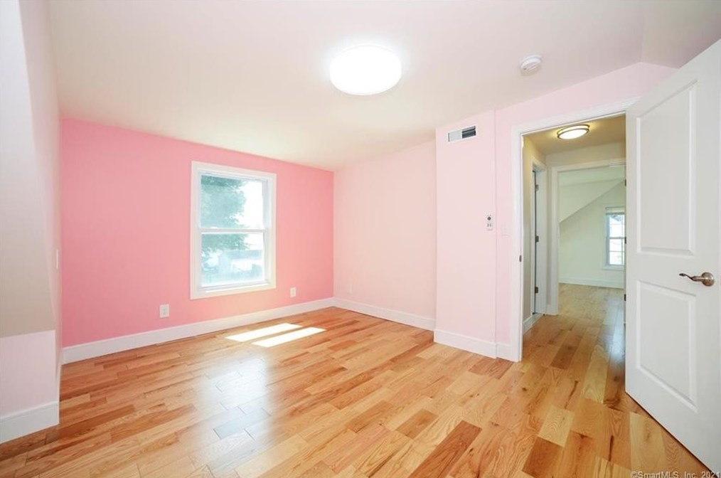 15 Emily Rd, New Haven CT  06513-1717 exterior