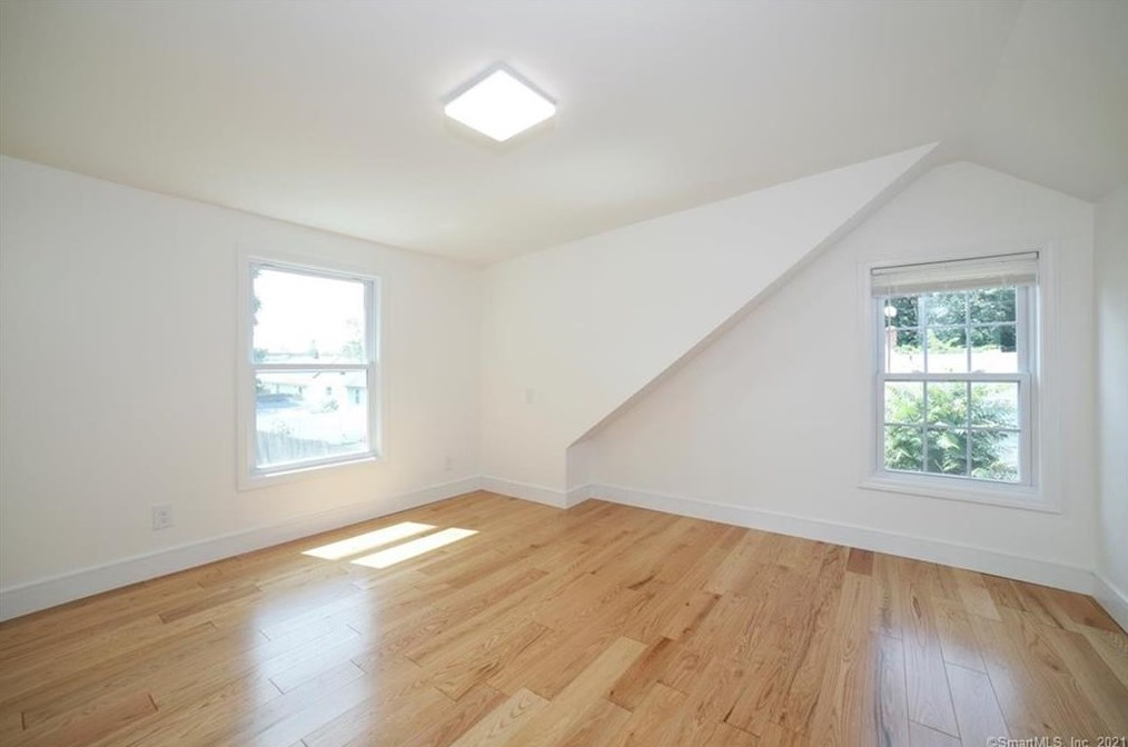 15 Emily Rd, New Haven CT  06513-1717 exterior