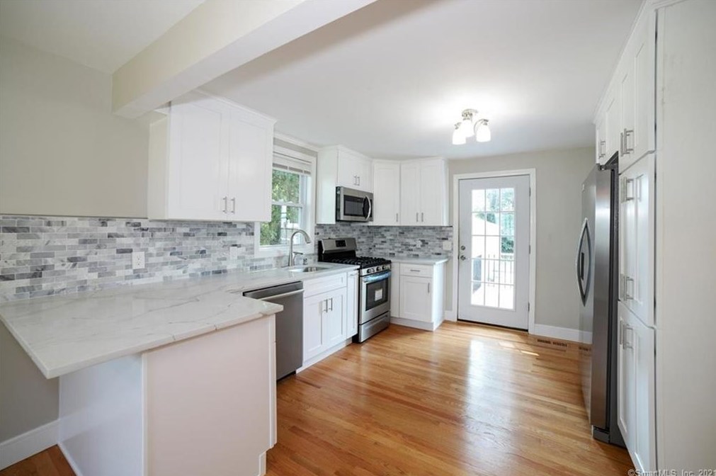 15 Emily Rd, New Haven CT  06513-1717 exterior