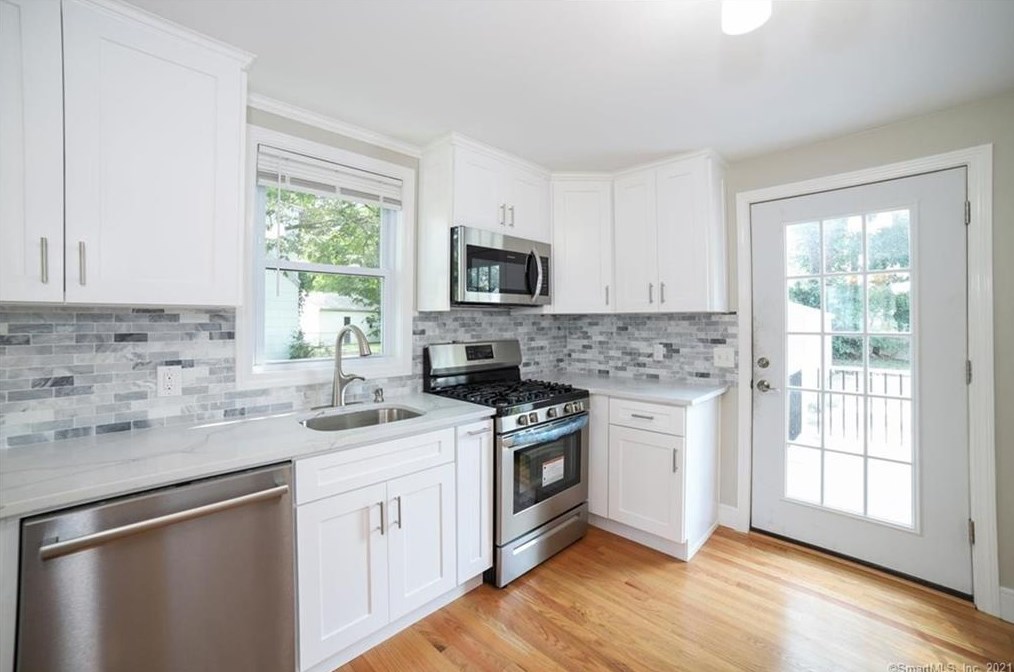 15 Emily Rd, New Haven CT  06513-1717 exterior