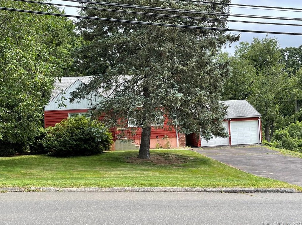 95 Oronoque Rd, Milford, CT 06461